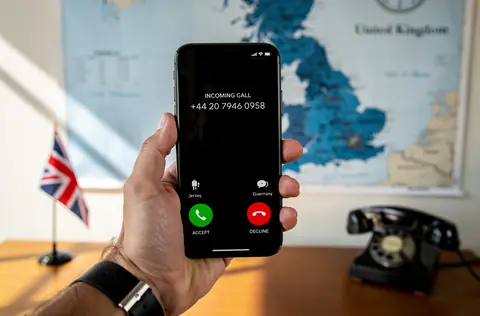 Numéro +44: Quel est l origine de cet appel international?